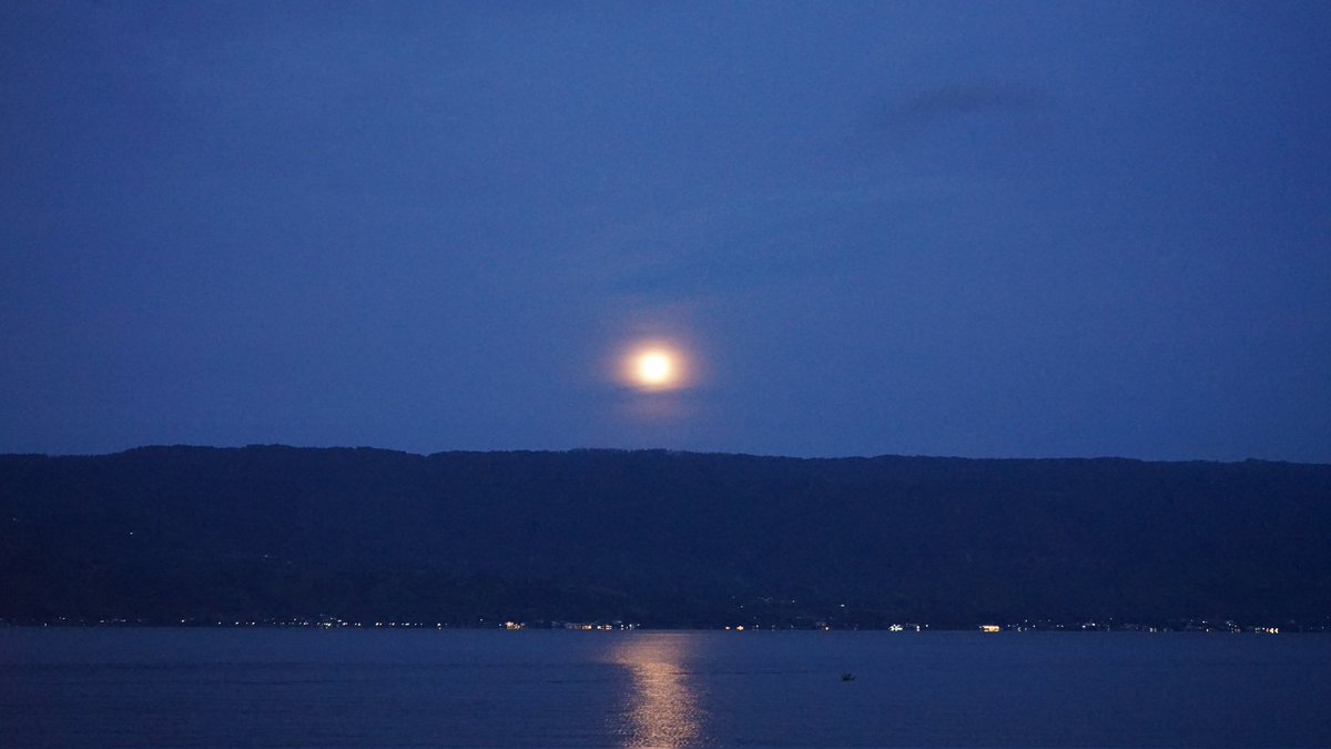 Ketenangan subuh memberi kesempatan untuk merenung dan bertumbuh.

#khasparapathotel 
#visitsumut 
#laketoba 
#danautoba 
#sumutindah 
#indonesia 
#highotels