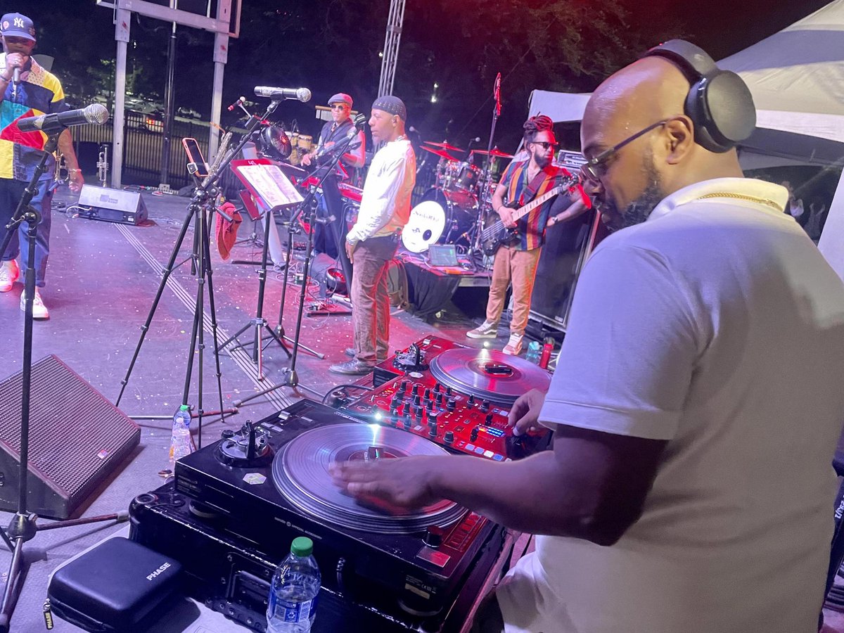 Definitely not forgetting this feeling ! I jus wanna go up from here ! 

#LeGeNdTheDJ #DjLife #SouledOut #TMMProject #CajunHeartLandStateFair #Dj #GoDjs #CocaColaGrandStand #MainStage #MemorialDay