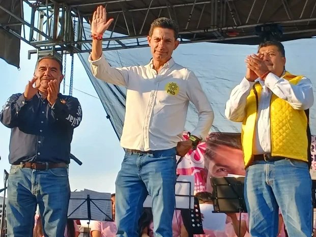 🎉 Hoy estuve presente en el emocionante cierre de campaña en Acajete. Estoy seguro que con Antonio Aguilar tendremos un presidente municipal comprometido con resultados tangibles. 👊🏻💬El 2 de junio, saldremos a defender el futuro que queremos para nuestras familias. 💪🏼🗳️