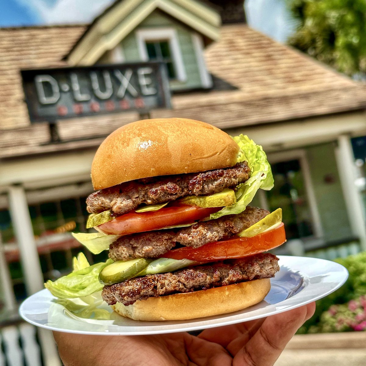 Don’t just have a happy Burger Day… have a “D-Luxe” Burger Day! Nothing like celebrating National Burger Day the @DisneySprings way! 🍔
.
#NationalBurgerDay #DLuxeBurger
#DisneyBlogger #WaltDisneyWorld
#DisneySprings #TuckDoesDisney
#NationalHamburgerDay #Disney ✨