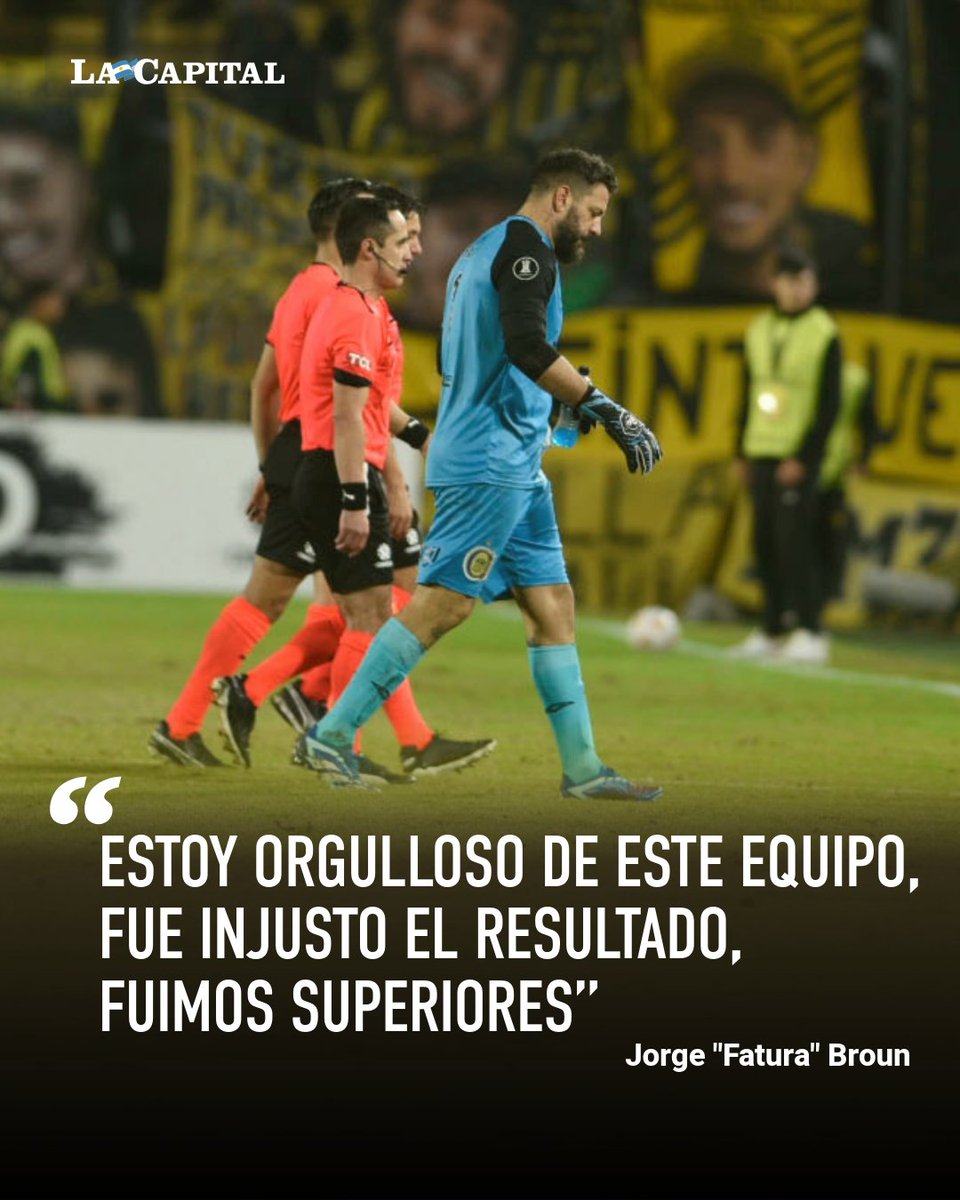 lacapital's tweet photo. 🇺🇦"ORGULLOSO DEL PLANTEL Y DE ESTE EQUIPO"

🧤 Fatura #Broun habló del partido tras la eliminación canalla de la #CopaLibertadores en Montevideo: "Me voy con mucha bronca, pero seguimos jugando competencias internacionales"

🗣️ Sobre el resultado final, el arquero de #Central dijo: "Creo que fue un poco injusto por el trámite del partido. Ellos aprovecharon la jerarquía de algunos jugadores pero nosotros jugamos muy bien y fuimos superiores. Me sorprendió la pasividad de Peñarol y el campo de juego, que no estaba en las mejores condiciones".

Foto: Leonardo Vincenti / La Capital