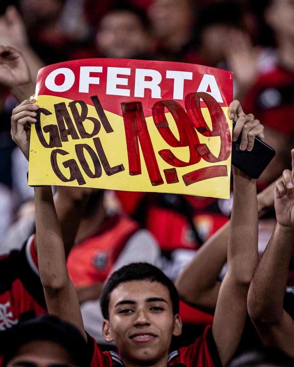 O protesto de um torcedor na arquibancada do Maracanã contra Gabigol. 

📸: Equipe RaFla Mello | @click__mj