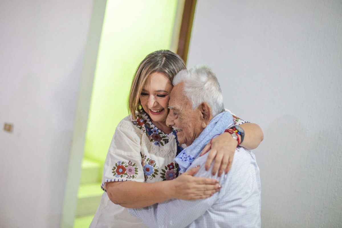 Hace unos meses, Don Benito me abrió las puertas de su corazón y de su casa en Villahermosa, Tabasco. 

Hoy me entero de su fallecimiento. Mis oraciones y mi abrazo cariñoso a familia y amigos. 

Nos quedaremos siempre con su ejemplo de vida y sencillez. Descanse en paz.