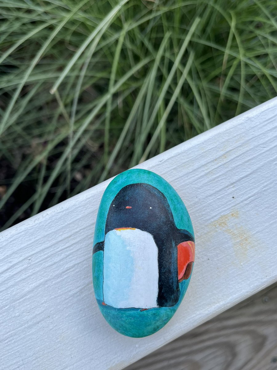 ZHEbuzz's tweet photo. 40: #UpandDown by @oliverjeffers Hidden up high to fly as of 7:39 PM 05/29/24.  #rockart  #paintedrock #readingrocks #rockart #katytx #rockhunt #summerreading #childhood #kindnessrocks #penguin https://t.co/IDc6yPqznj