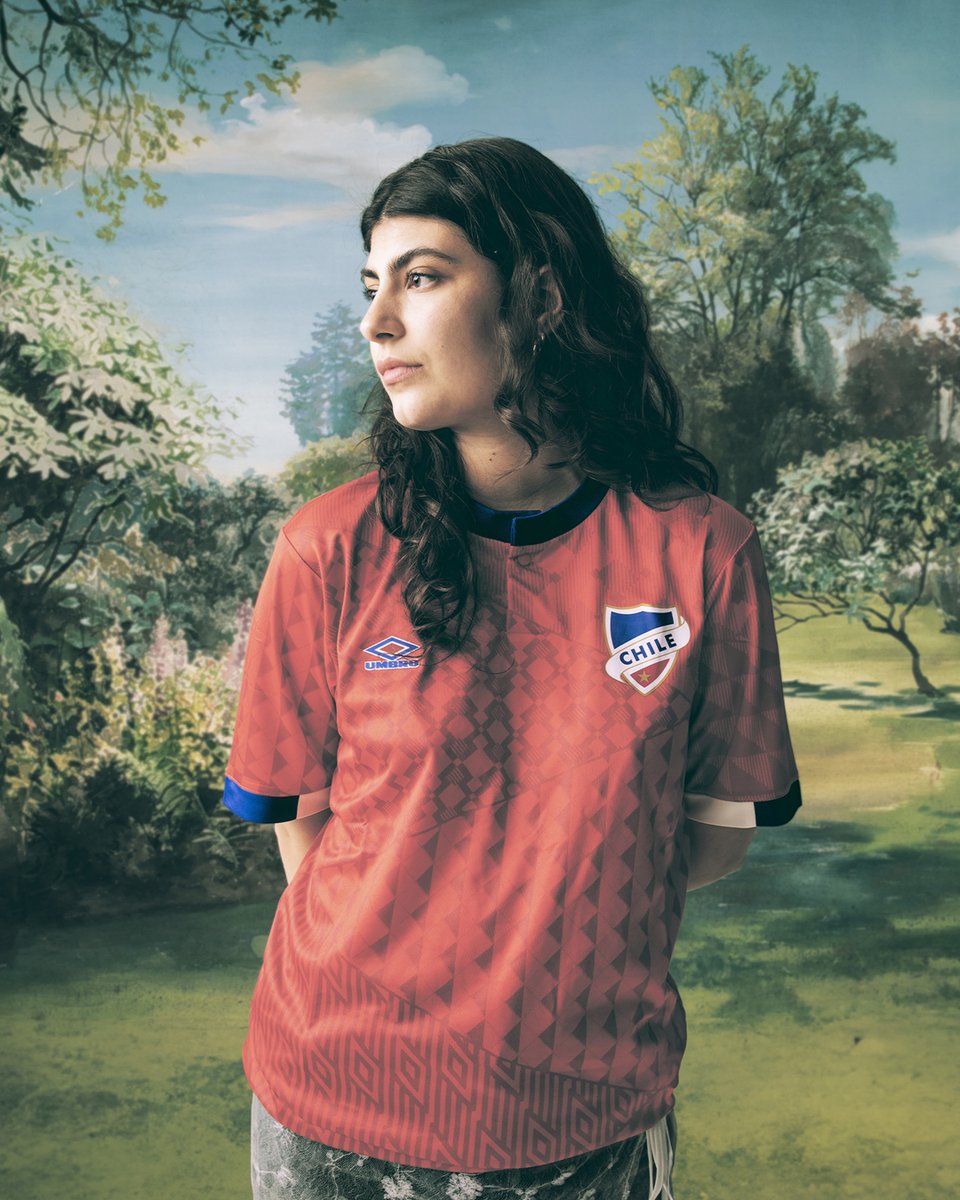 This new shirt nodding to the Chile national team has been released by Umbro as part of their centenary celebrations. Read more: footballshirtculture.com/lifestyle/chil… #chile #umbro #footballshirts #soccerjersey #newkits