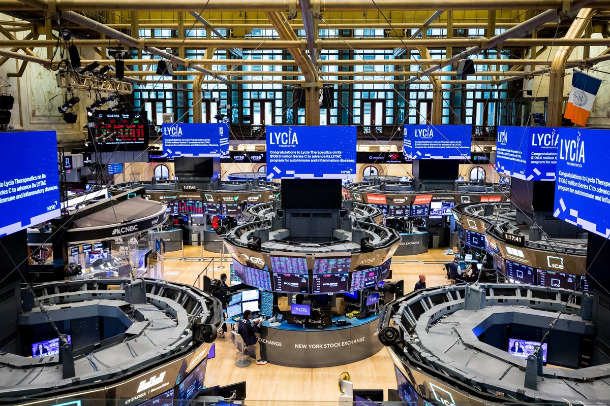 LyciaTx's tweet photo. A big thanks to @NYSE for celebrating our Series C financing on the trading floor last week! We're excited to continue advancing our lead LYTAC degraders toward the clinic for #autoimmune and #inflammatory diseases! https://t.co/LBuMegwN7N