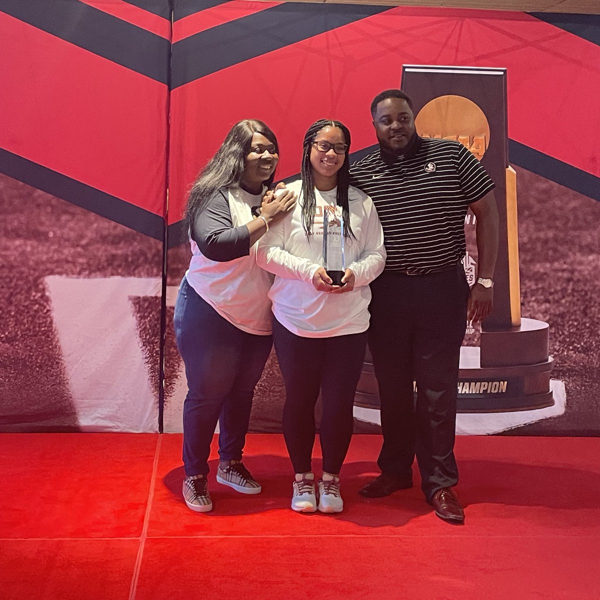 Lonni Alameda tweet media