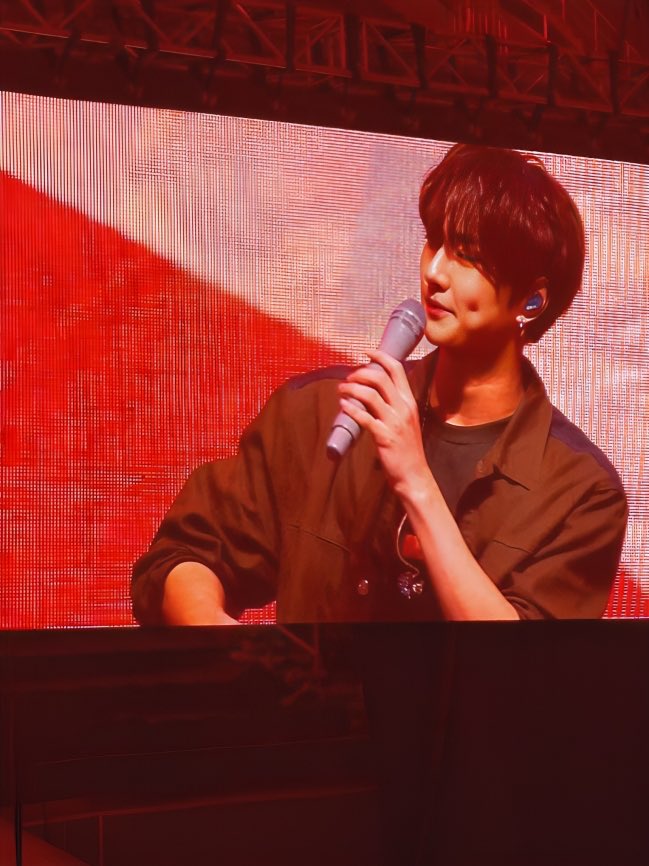 solonweb's tweet photo. jungwon dimpls irl 😭 he’s so pogi https://t.co/sxJu1rrmow