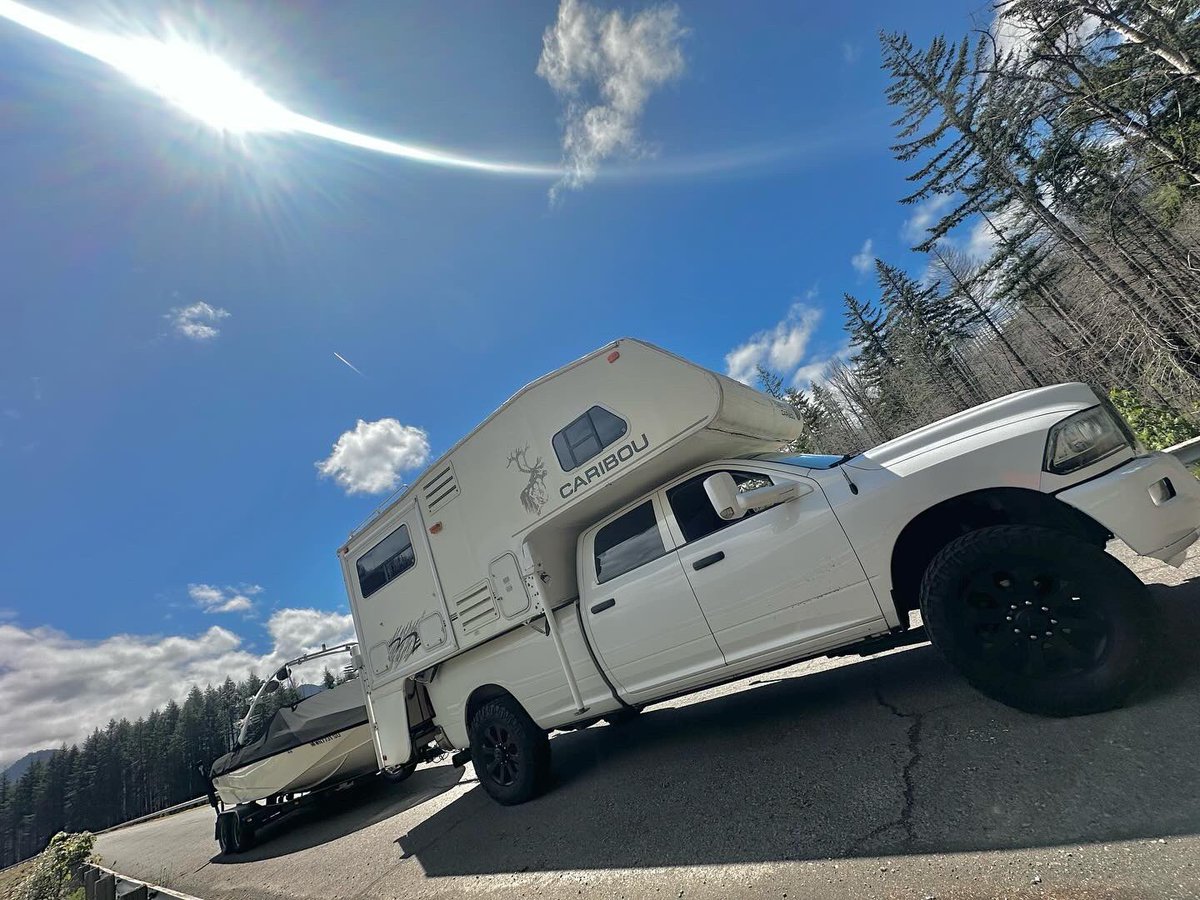 Jefferey7's tweet image. Learning that a toy hauler is not the move anymore but the cabover is where it’s at 🔥🔥