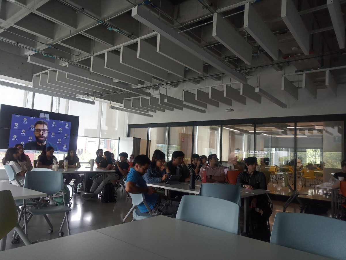 chamacote8's tweet image. Agradecemos al Dr. Juan Pablo Pozo, miembro de la Secretaria para el Fortalecimiento de la Democracia de la #OEA por su conferencia sobre Anticorrupción en Honduras para nuestro curso sobre Anticorrupción en el Sector Publico y Privado en el #TecnologicodeMonterrey