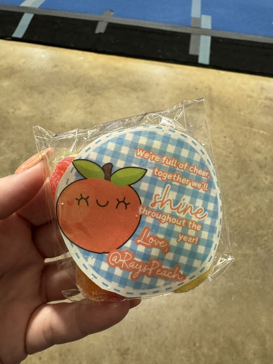 Our peaches spread some sweets around the gym tonight! 🍑