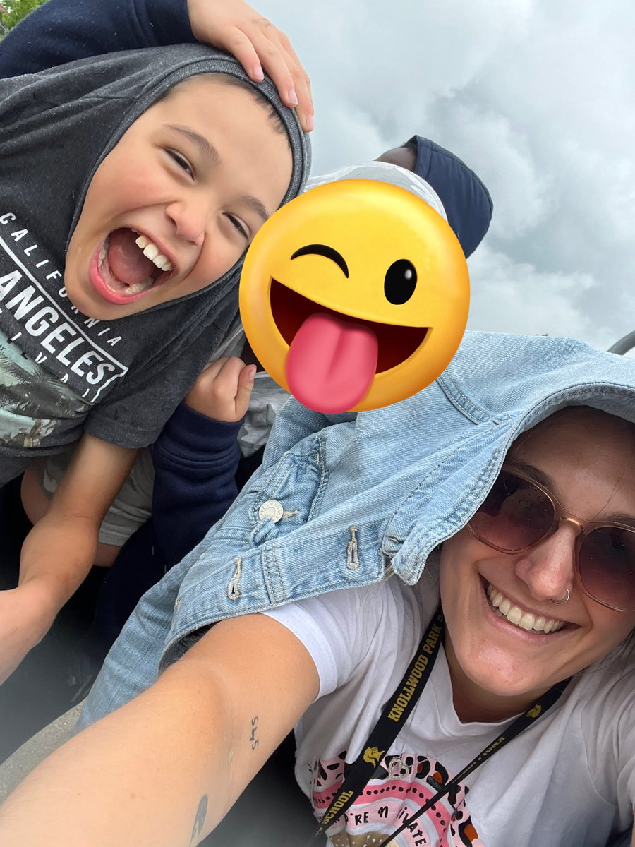 cjansseune's tweet photo. What a great #MulticulturalDay today! Thank you, Mrs. Dias, for organizing the day for us! Games, performances, food… and a bit rain! 🤪@KnollwoodPark1 https://t.co/X6P0am4aPJ