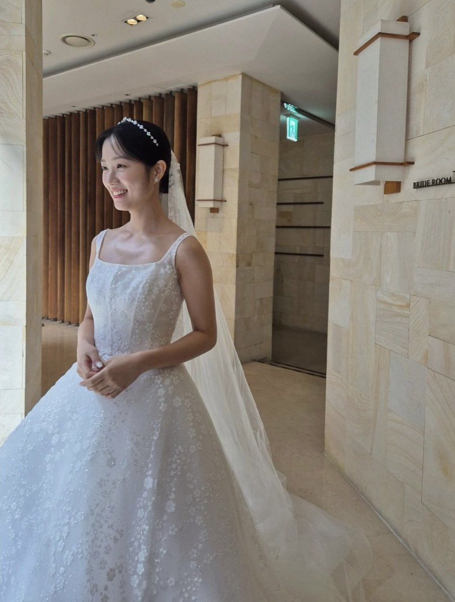 ahh the prettiest bride 🤍