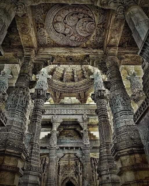 Ranakpur Jain Temple, Rajasthan, Bharat🇮🇳♥️ 
15 th century. 
#india #divine #temple #art #architecture #rajasthani #rajasthan #sculpture #art