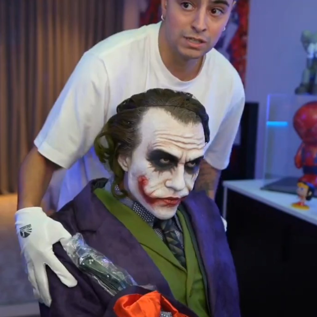 essas figure arts tao cada vez mais realisticas olha só essa do coringa que ele comprou ate a calvicie é igual a do nosso coringa👏👏