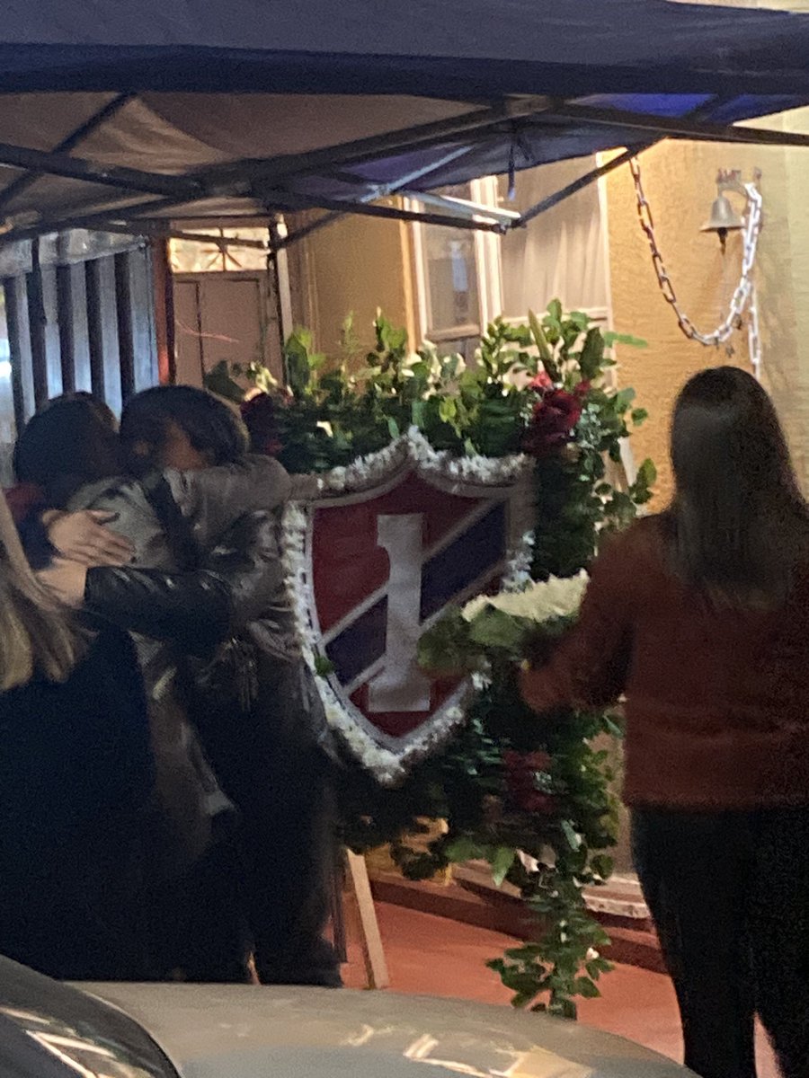 [HONORES A NUESTRO COFRADE] Está noche acompañamos en la capilla ardiente a nuestros camarada Riency Mansilla Montaña (QEPD) . Es la despedida de su <a href="/Bomba_Pr1mera/">Bomba_Pr1mera</a> . 🚒🚒🚒