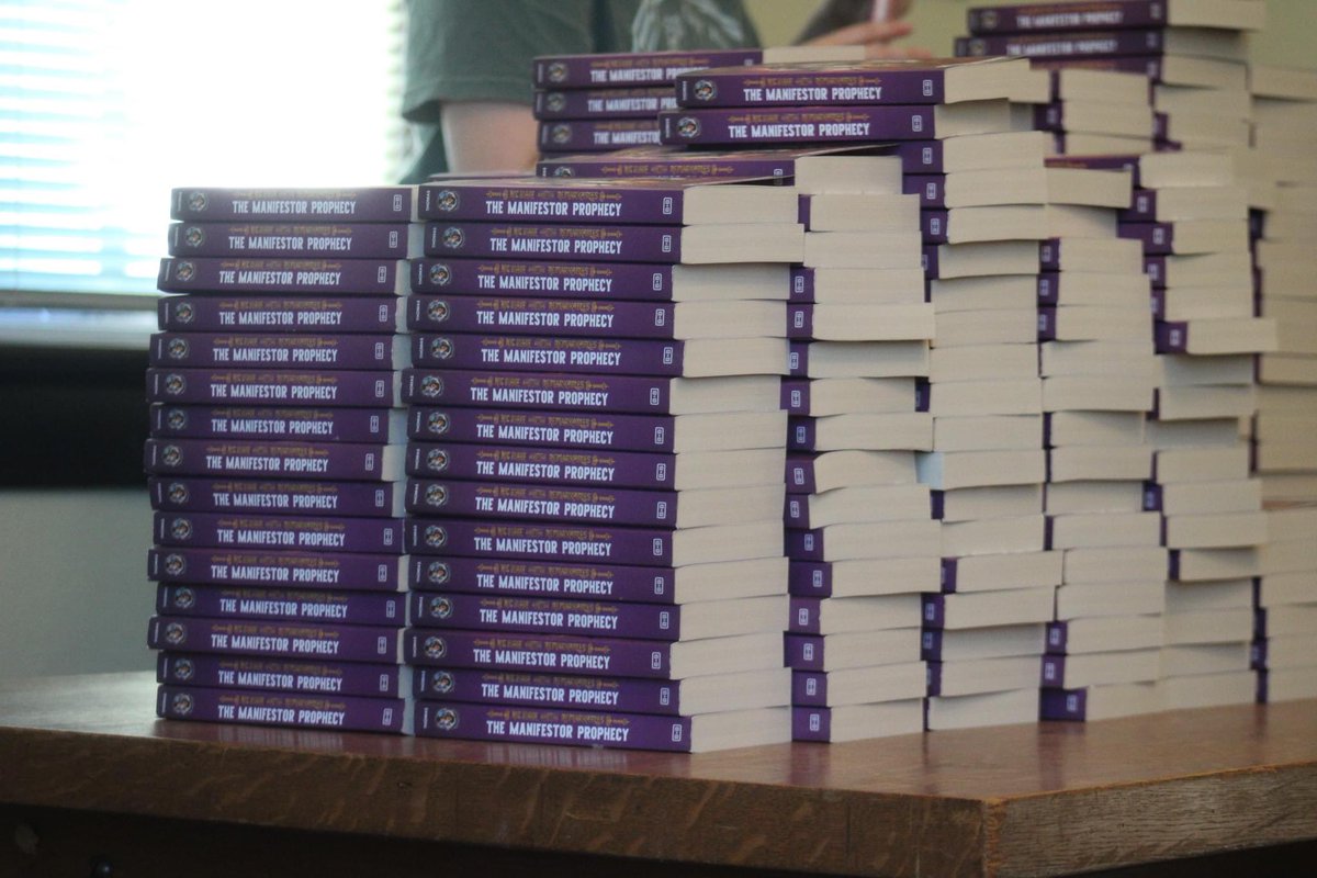 friendlycitybooks (@friendlycitybks) on Twitter photo Is there any better way to end the school year than with a visit from THE <a href="/angiecthomas/">Angie Thomas</a>?! We had the best time visiting local public schools in Columbus & Starkville with such an amazing Mississippi role model. If yāall havenāt read Nic Blake yet, what are you waiting for?? Is there any better way to end the school year than with a visit from THE <a href="/angiecthomas/">Angie Thomas</a>?! We had the best time visiting local public schools in Columbus & Starkville with such an amazing Mississippi role model. If yāall havenāt read Nic Blake yet, what are you waiting for??