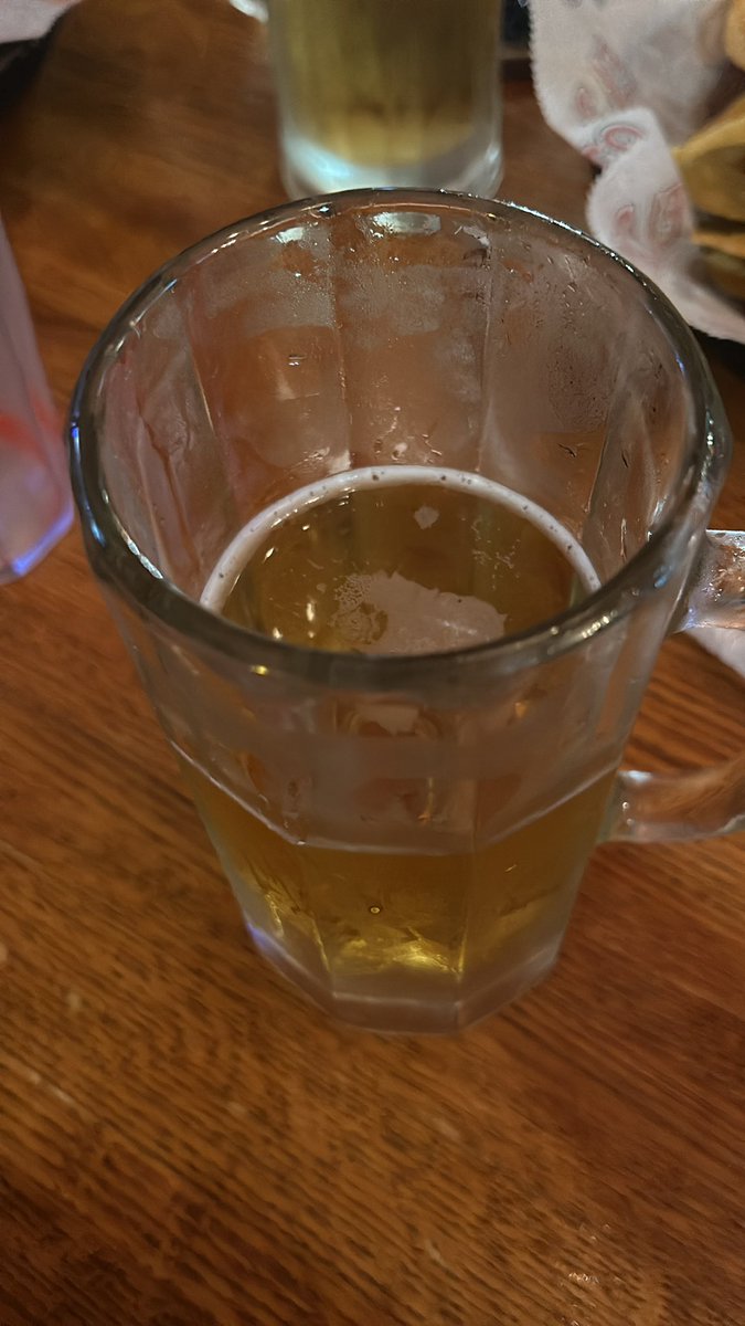 Sandbagginbeers's tweet photo. 24 oz beer #tacotuesday https://t.co/wgZtFcCzNS