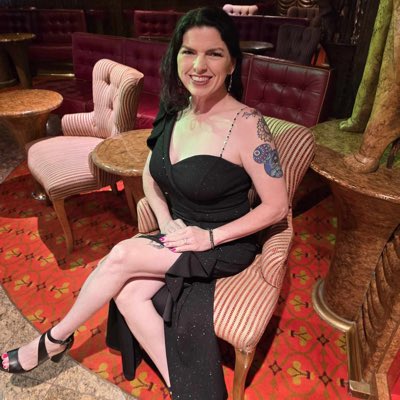 lauralindly's tweet photo. #NewProfilePic https://t.co/gjpNgsmbF3