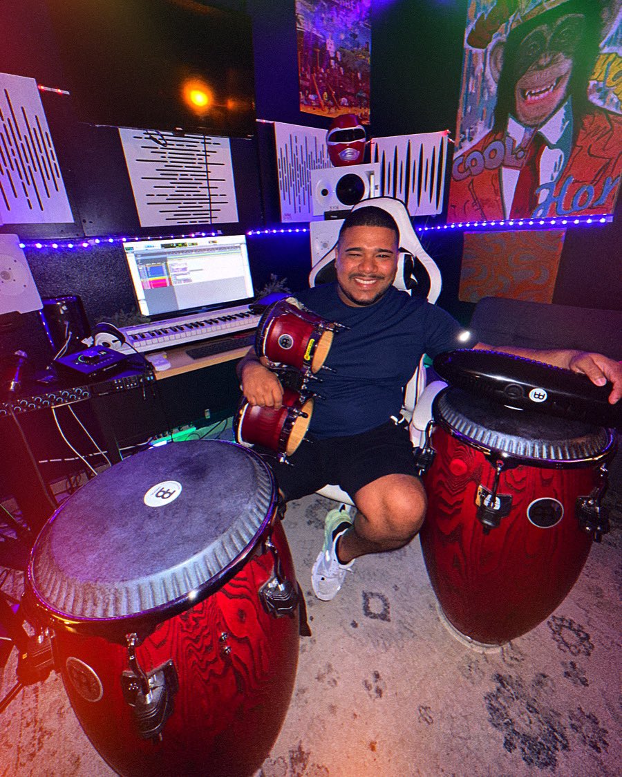 Grabando percusión para @jaylugomusic en su laboratorio 🥁🎶✨