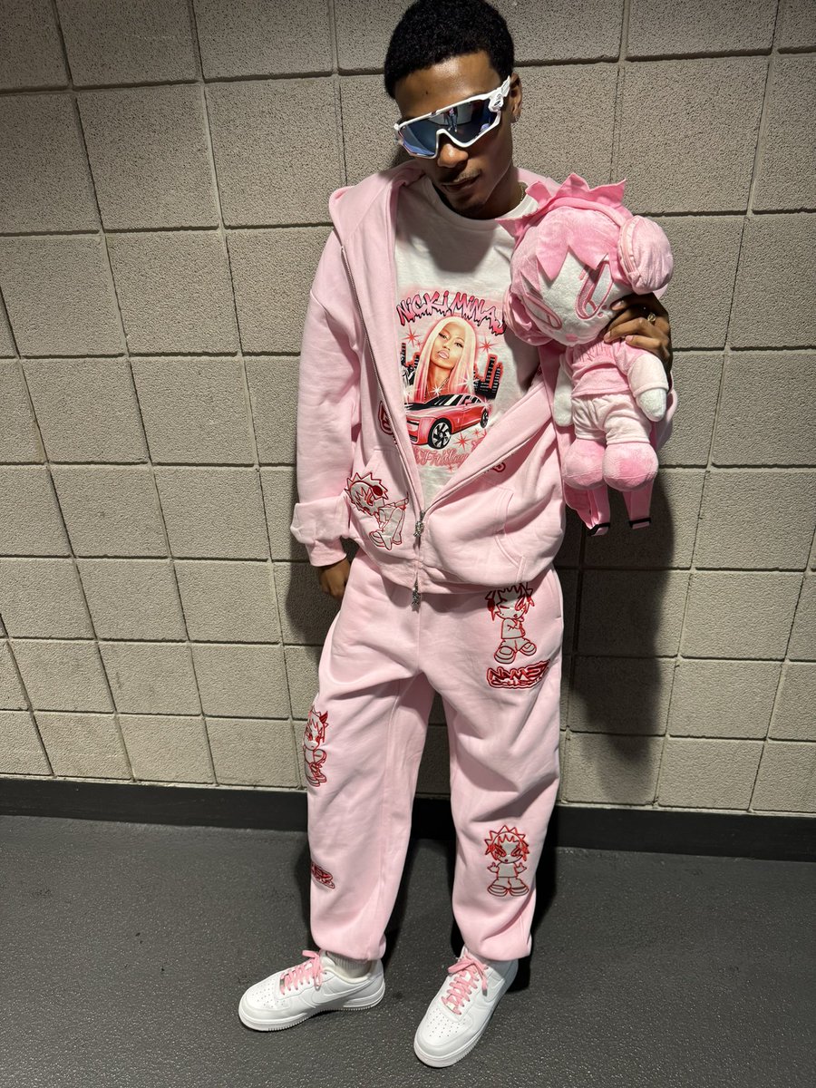 HOURSPRINT's tweet image. #GagCityLondon was a MOVIE @NICKIMINAJ you will ALWAYS be famous