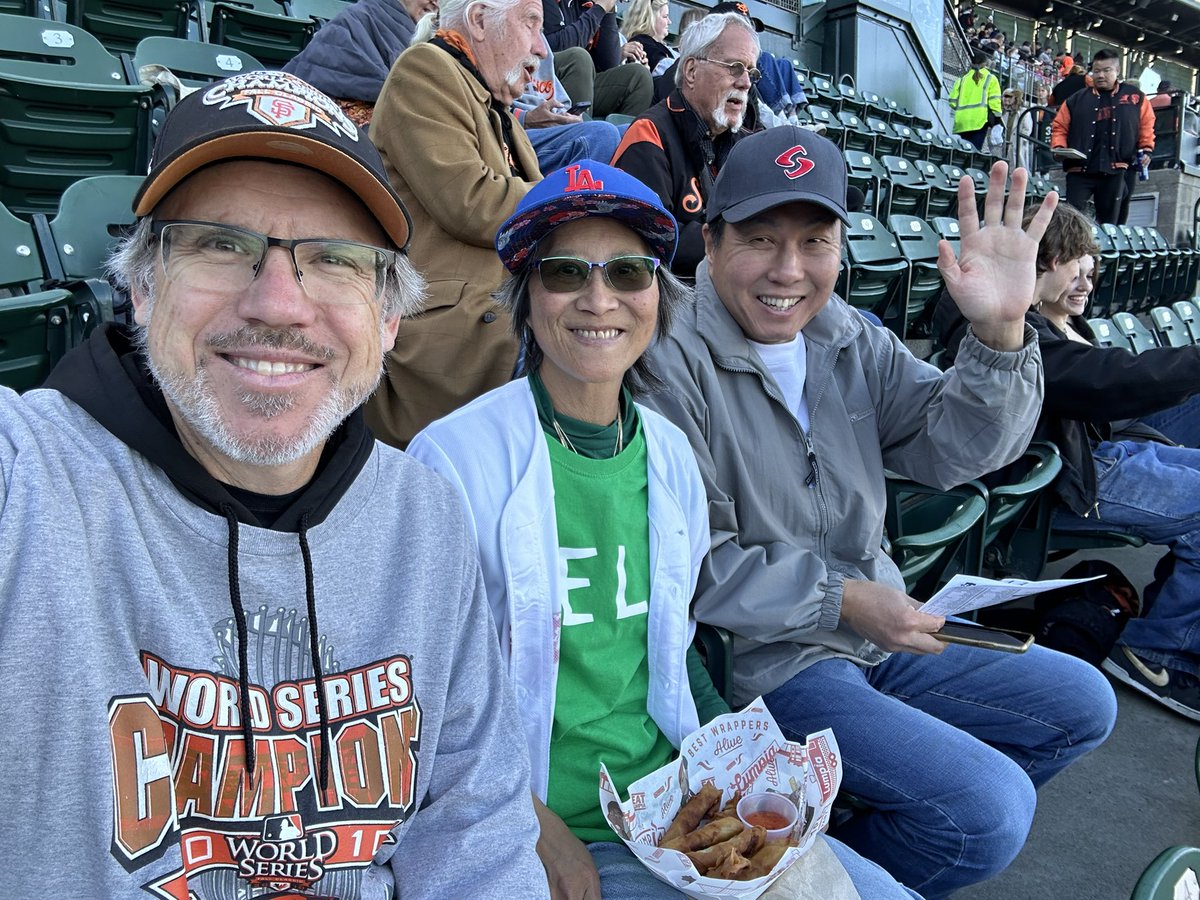 #NothingLikeIt #SFGiants vs #RingTheBell Phillies on a beautiful Tuesday night at Oracle Park.