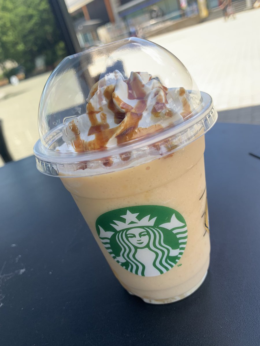 スタバの新作！！
“バナナブリュレフラペチーノ”