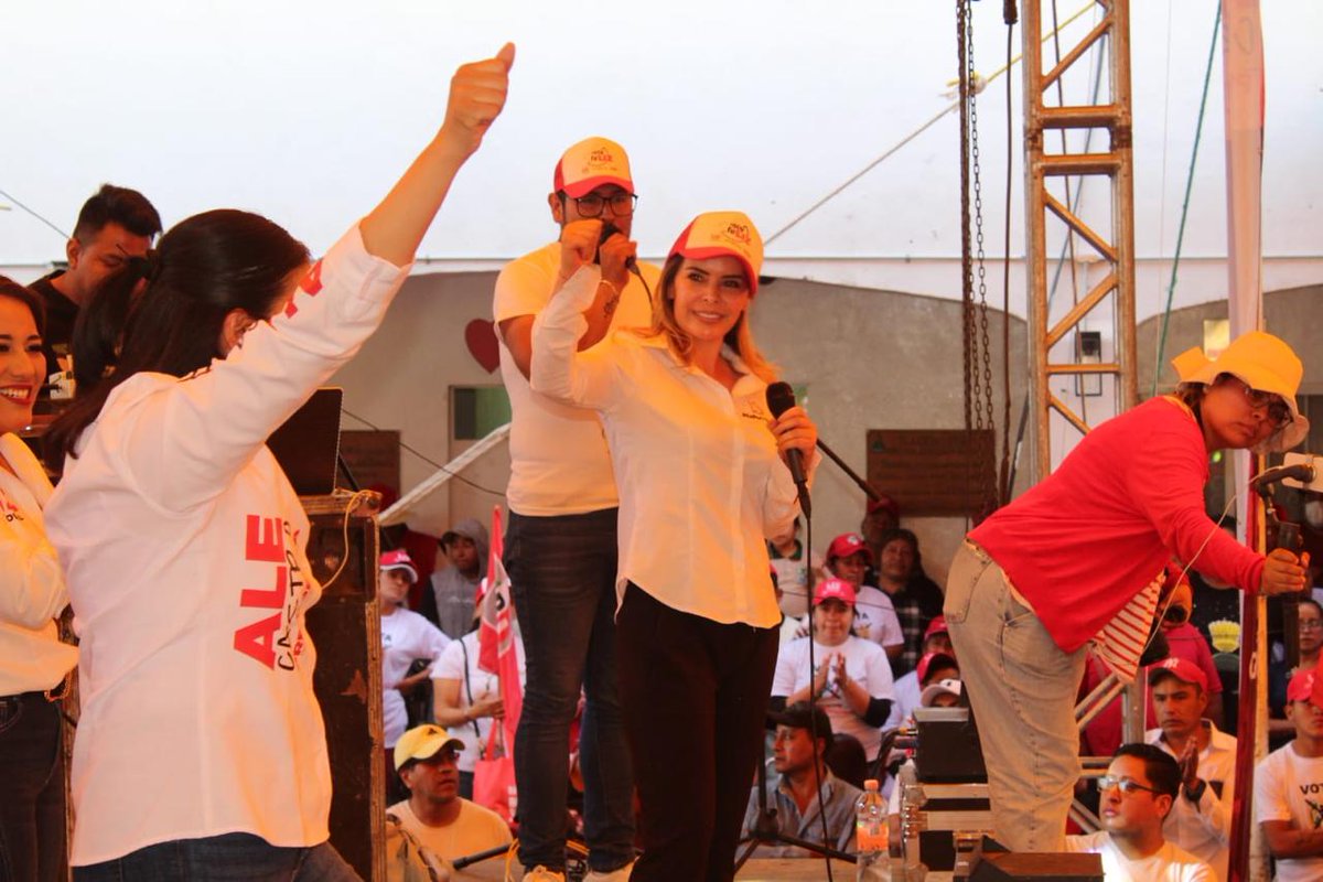 LauraBarreraF's tweet photo. Espectacular cierre de campaña en #SanAntonioLaIsla, la gente trabajadora y echada para adelante de este gran municipio, está lista para seguir avanzando con los excelentes resultados. ¡Vamos con todo a ganar este #2DeJunio! #VotaPRI https://t.co/M8Q2S8VmZ9