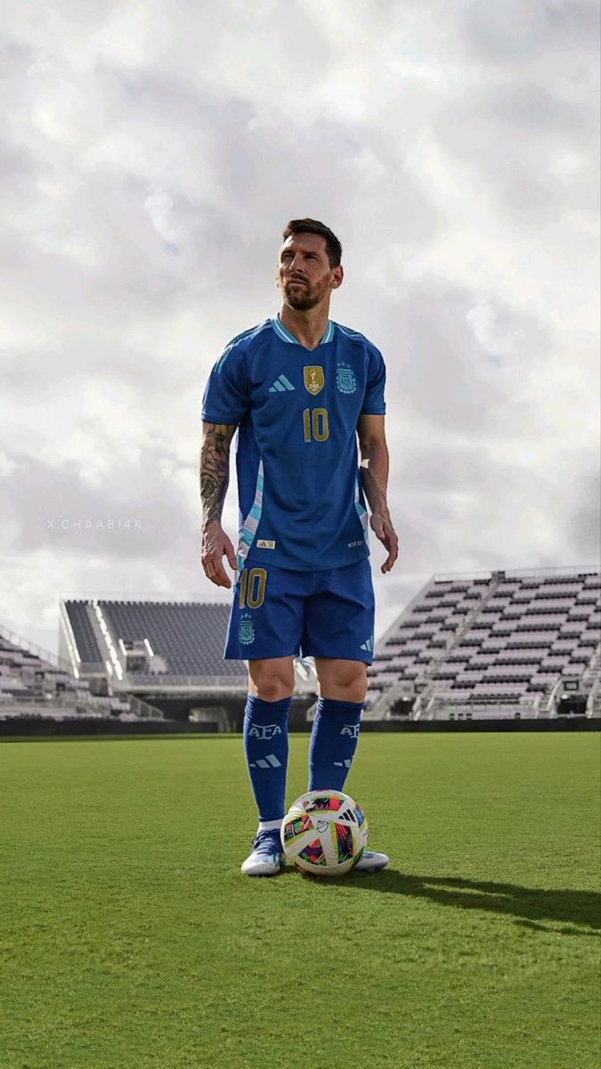 DataInvicta's tweet photo. Buenas noches. Les dejo un FOTÓN de Leo con el conjunto alternativo. 🔝 🇦🇷 https://t.co/n4mfhHPwVv