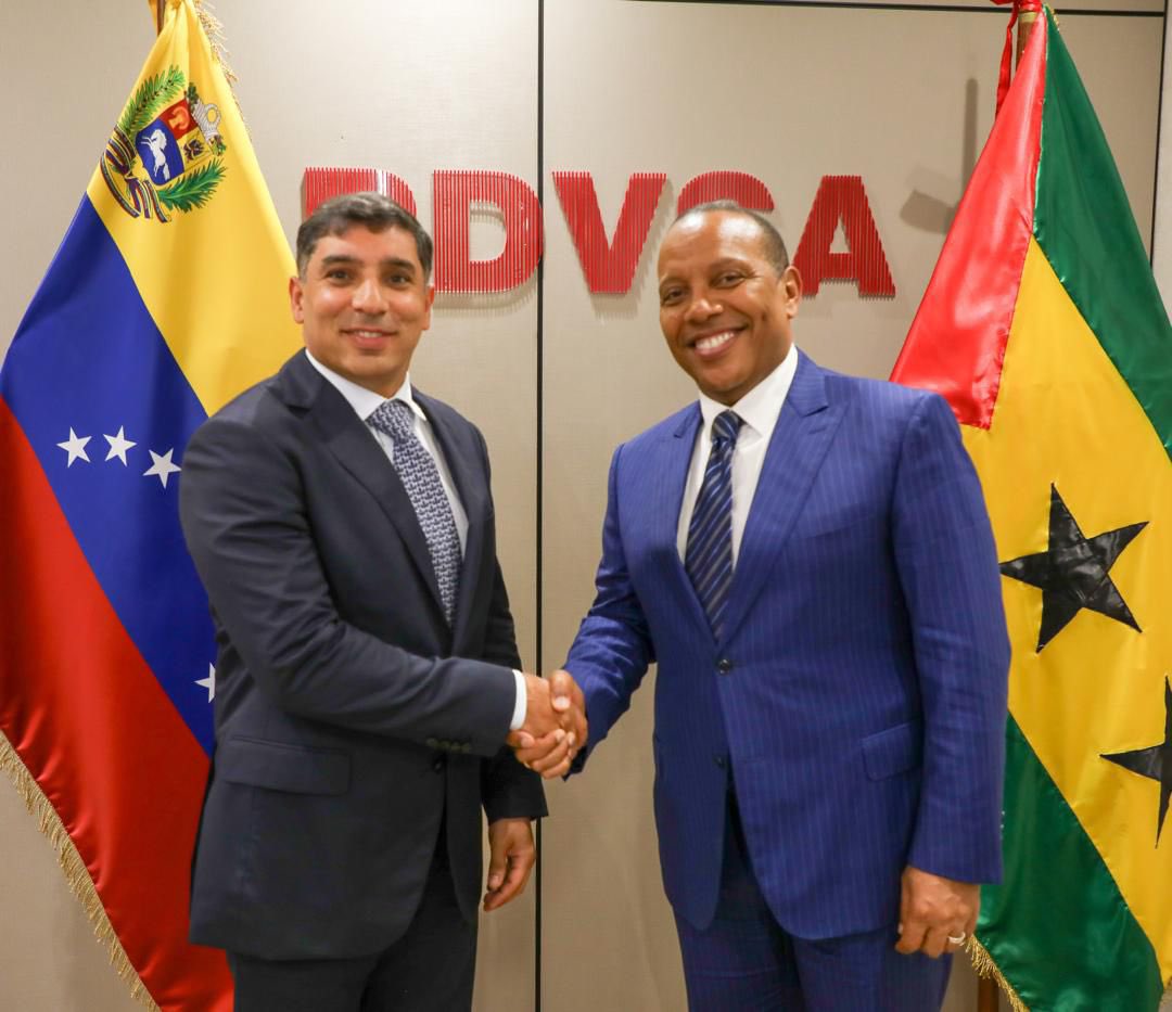 Sumamente complacidos de recibir al Primer Ministro y Jefe de Gobierno de Santo Tomé y Príncipe, Patrice Trovoada, con quien exploramos áreas de cooperación en hidrocarburos para seguir fortaleciendo nuestro vínculo con África, región de gran proyección energética en el futuro.