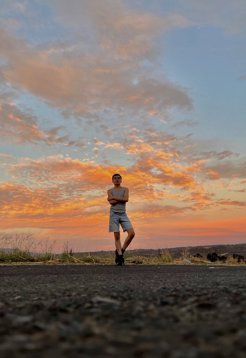 christian_roga's tweet photo. ¿En quien piensas cuando ves a un atardecer? https://t.co/aweRI1paXT