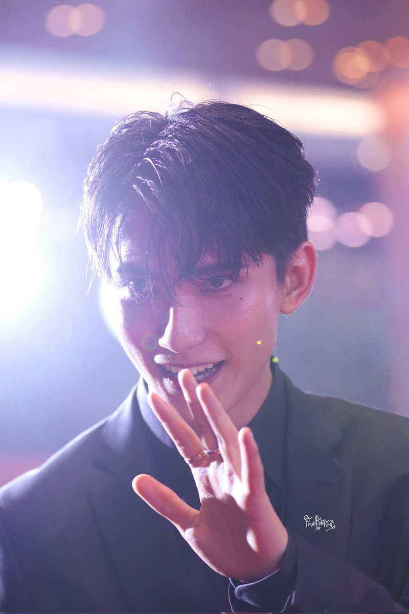 ffforfirst_'s tweet image. มาช้าแต่มาแล้วงับ 🧡🧡

#FIRSTxคมชัดลึกAwards20
#First_Chalongrat
#รักแรกของเฟริสท์