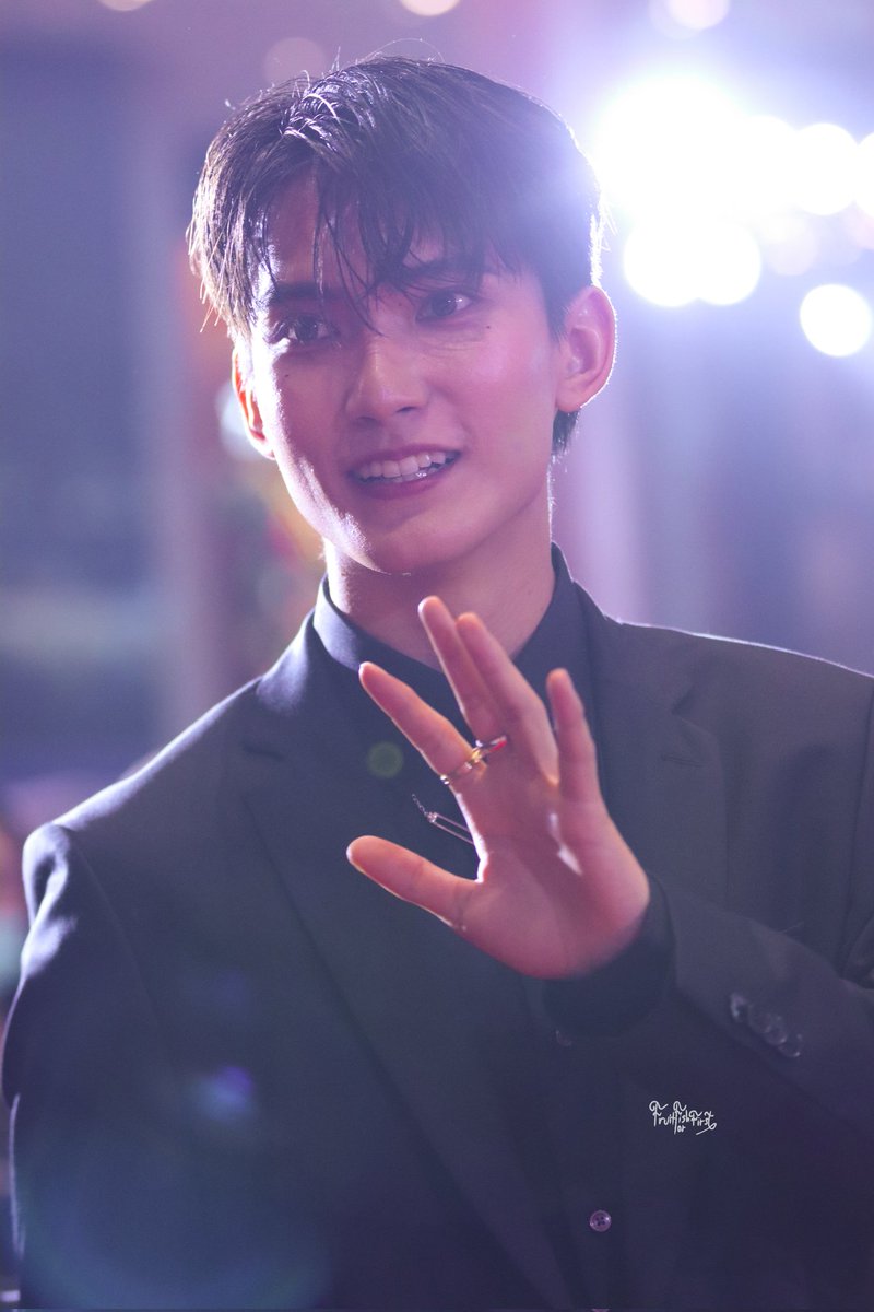 ffforfirst_'s tweet image. มาช้าแต่มาแล้วงับ 🧡🧡

#FIRSTxคมชัดลึกAwards20
#First_Chalongrat
#รักแรกของเฟริสท์