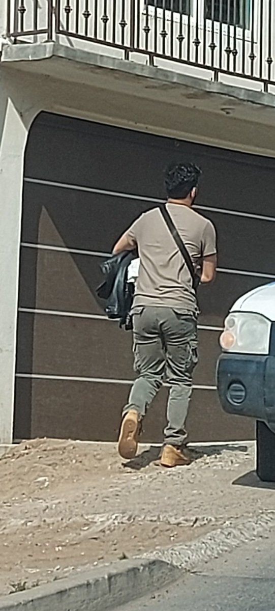 Ch1c0sD3L4C4ll3's tweet photo. Yaravy, canción romantica peruana. #ChicoDLCalle #StreetGuy #RealGuy #Paparazzi #UberUser desde #Tijuana #BajaCalifornia #Mexico https://t.co/XOizoQZzlw