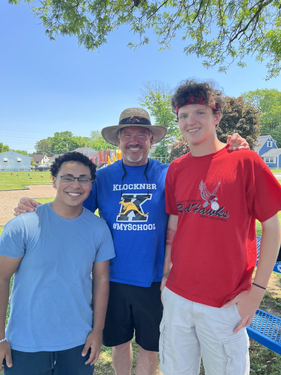 arete14's tweet photo. Klockner Field Day showcases strong community connections! Reunited w/parent volunteers who were once my Nottingham HS S’s or athletes under my sports medicine care, and now they're joined by my former elem S’s volunteering  from NHS!
@WeAreHTSD @Htsd_Klockner @HTSDSuperBatlle https://t.co/vZh6bjRcQK