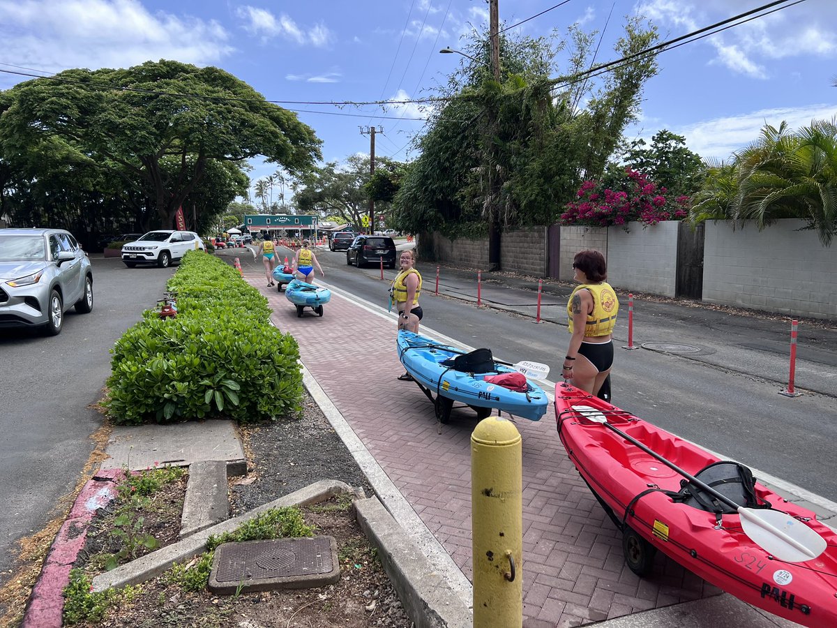 jaysondibble's tweet photo. All smiles today from the #AlohaMayTerm crew as we spent our final full day on island kayaking & marveling the beauty of #KailuaBeach. Thatβs thanks to #KailuaBeachAdventures. Tomorrow we bid aloha to Hawai`i & head home. What an experience! π§‘π€π½π @HopeCollege @Hopeoffcampus https://t.co/SNSiZqBTrz