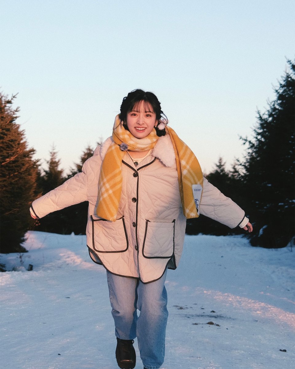 Your smile can melt the snow.🤍#ShenYue

Variety show #WonderlandS4 is streaming now on WeTV👉bit.ly/3yr4dGQ

#沈月 #五十公里桃花坞4 #SmileCode #失笑 #ALoveSoBeautiful #致我们单纯的小美好 #WeTV #WeTVAlwaysMore