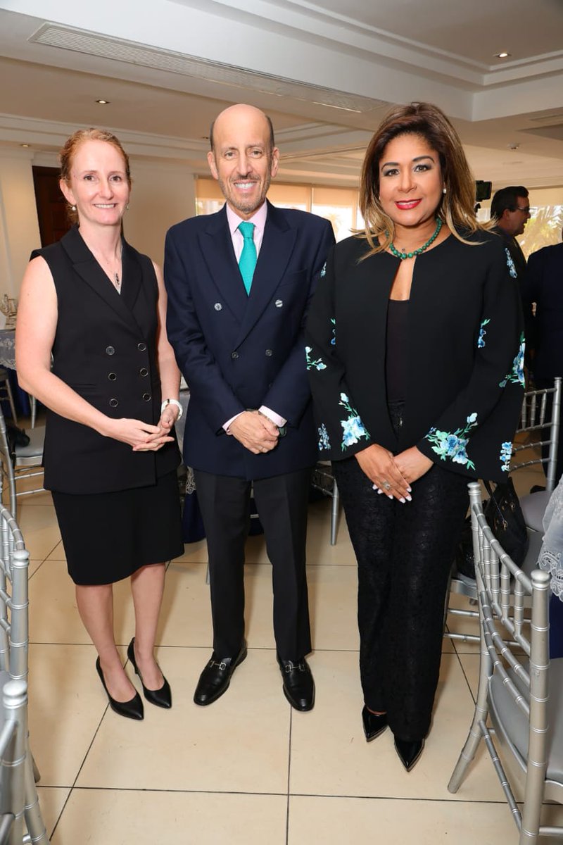MayellaLloyd's tweet photo. Hoy junto a colegas y miembros del Cuerpo Diplomático, durante la ceremonia de instalación de la junta directiva del Consejo Nacional de Periodismo @CNP_Panama, período 2024-2025. La misma estará presidida por la colega Zailary Chávez, a quien le deseamos el mayor de los éxitos. https://t.co/mon8yyRSFT
