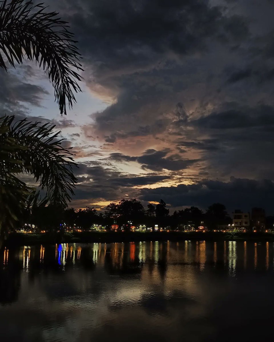 Flamed_boy's tweet photo. "Feelings are something you have; not something you are"

Shot on:- @iqooind 

#photoshooting #evening #eveningphotography #baarish #post #instagram #pritamretouch #photooftheday #udaipur #eveningphotography https://t.co/A7OLtiiwEY