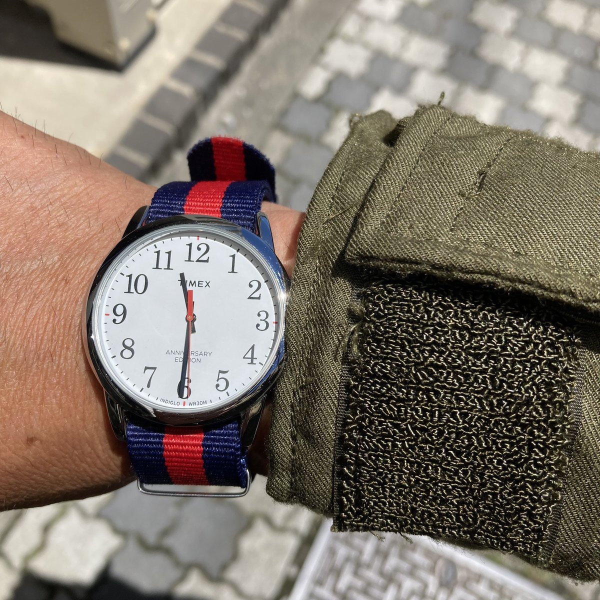 Miyoshikun_oshi's tweet image. お腹が空きました…
＃TIMEX
＃EasyReader
＃40thAnniversary
＃ヘリクルーシャツ