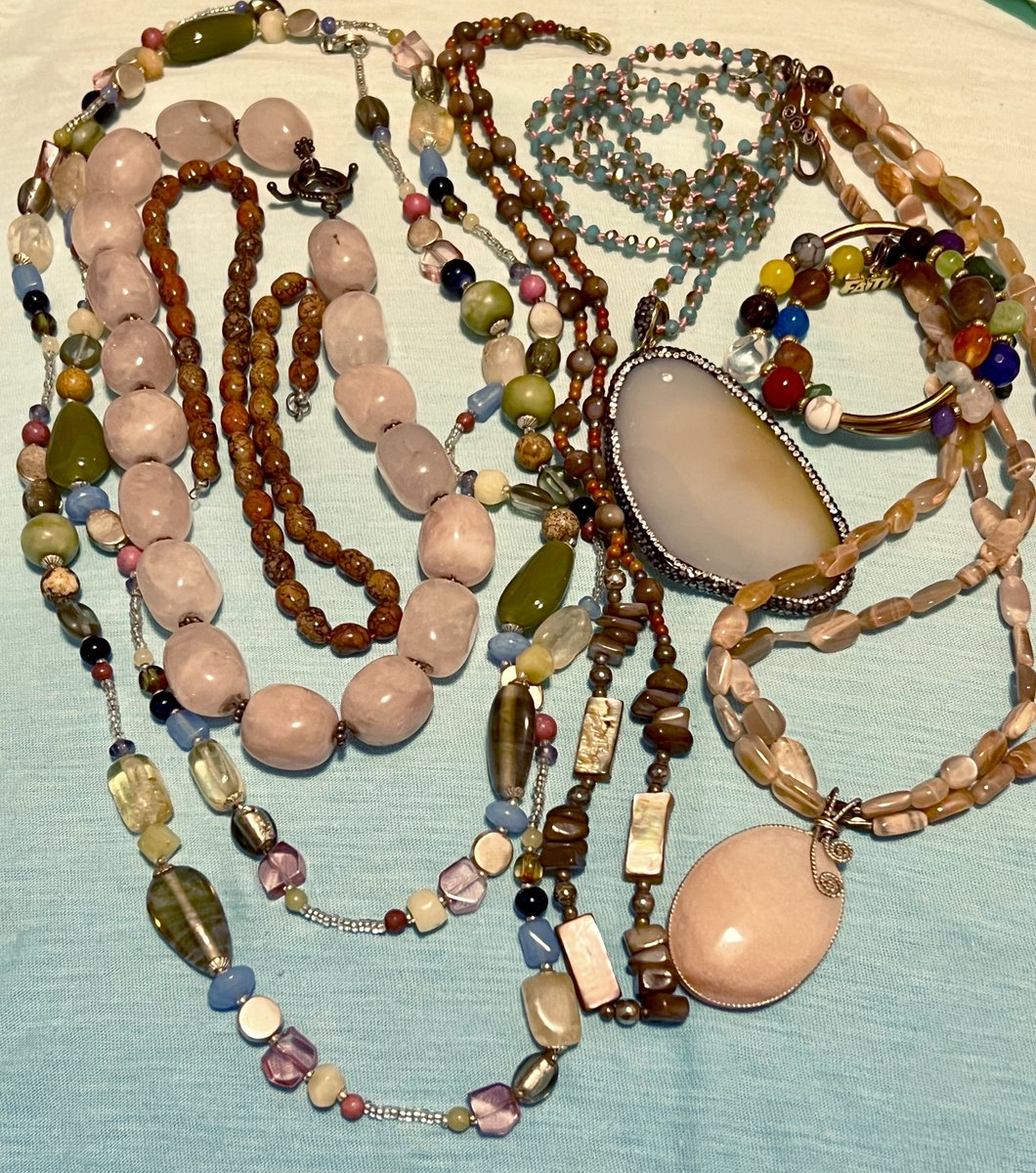ASSORTED STONE #JewelryLot ~ 1+ LB #Agate #Quartz Shells Stones & Beads Wearable FREE SHIP

#jewelry #shells #gemstones #beads #wearable #ebayfinds #stonejewelry #stonejewelrylot #stonebeads #vintagejewelry #collectibles #funfashion #springfashion

 ebay.com/itm/2667890930…