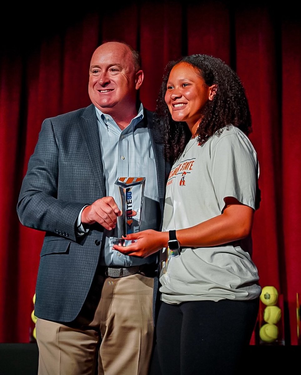 The 2024 #Elite90 winner for DI <a href="/NCAASoftball/">NCAA Softball</a> is <a href="/katiel331/">katiel33</a>!

📚 4.0
🧠 Psychology
🥎 <a href="/cowgirlsb/">OSU Cowgirl Softball</a>

#WCWS