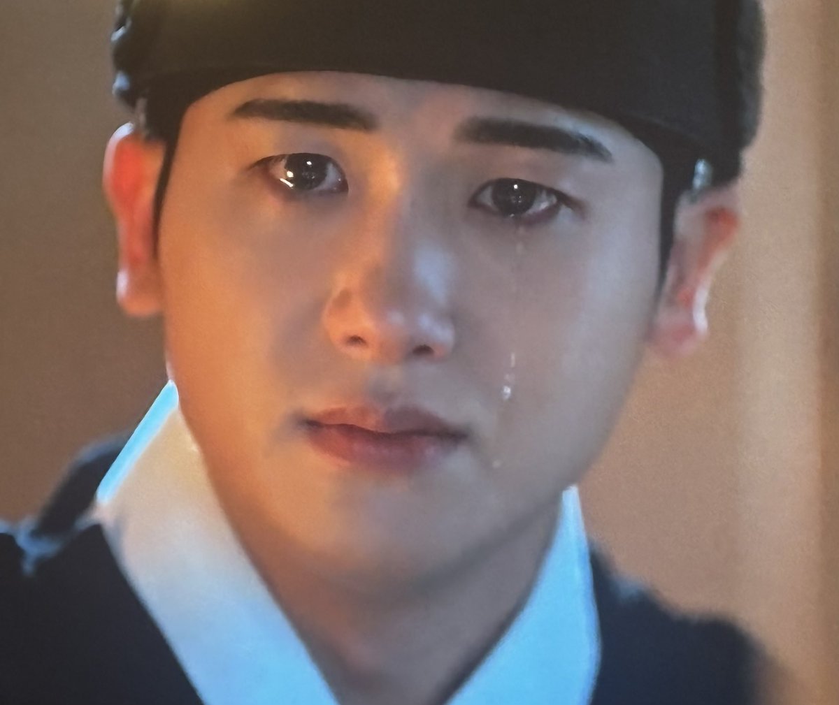 The pure sadness in his eyes… You can’t tell me this man isn’t a great actor! #parkhyungsik #kdrama #romcom #mystery #physicalcomedy #actor #singer #ourbloomingyouth #happiness #doctorslump #strongwomandobongsoon #woogasquad #SIKcret #SIKcretTime