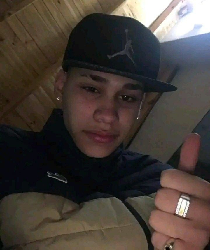 me hago la que no pero me re afectan las cosas loco una re bronca