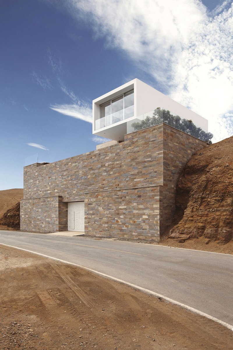 House in Peru by Domenack Arquitectos 

homeadore.com/2015/11/26/hou…