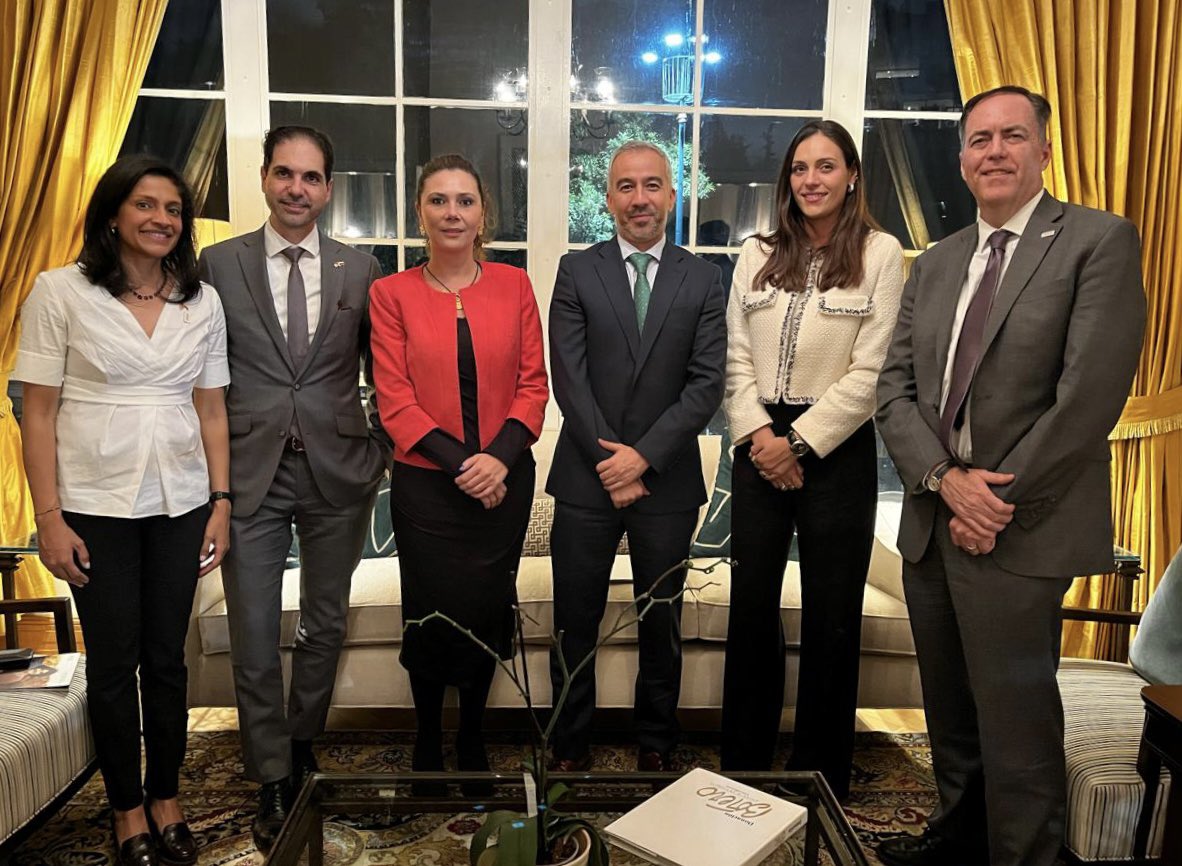 APCColombia's tweet photo. En el XI Diálogo de Alto Nivel, estuvimos con Michael Camillieri, Director de @USAIDLAC, destacando la importancia de Estados Unidos 🇺🇸 como socio de cooperación, y avanzando las agendas de  Finanzas Innovadoras, filantropía, cooperación triangular y desarrollo local. https://t.co/ebel9RV0Qf