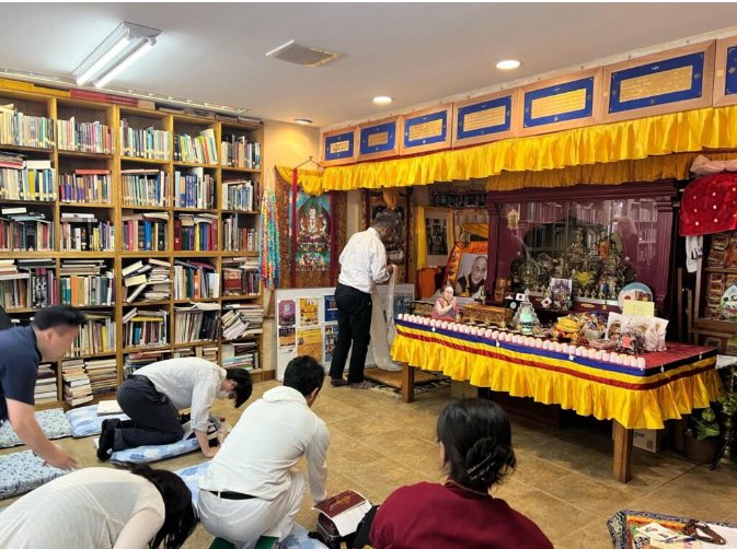 DolkerYangchen_'s tweet photo. In #Tokyo, Tibetans and Japanese held a heartfelt prayer service to mark the fifteenth day of Saka Dawa. Celebrating compassion, wisdom, and peace. #SakaDawa #Unity https://t.co/rPHZaKpRNM