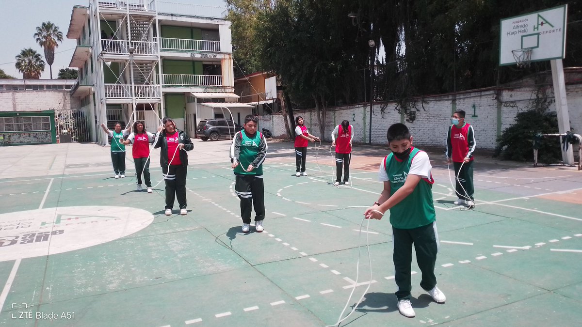 hmora3871's tweet photo. @FAHHdeporte
🚦 Semáforo Deportivo
Escuela Secundaria René Casin, actividad ritmo con Cuerda, Beneficios, Cardiovascular, Coordinación, Fuerza Resistencia en el Tren Inferior #HectorMora https://t.co/FOSaWYi9cl