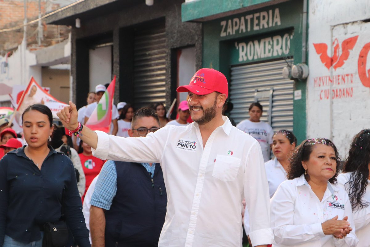 ¡Ya ganamos en #Queréndaro! ❤️
Gracias a las miles de personas que nos acompañaron en esta caminata  rumbo al cierre de mi amigo Rodrigo Bernabé, candidato a la Presidencia Municipal.

🎉Fue un tarde de fiesta, donde hemos constatado que este 🗳️2 de junio ¡vamos a ganar! 💪🏼