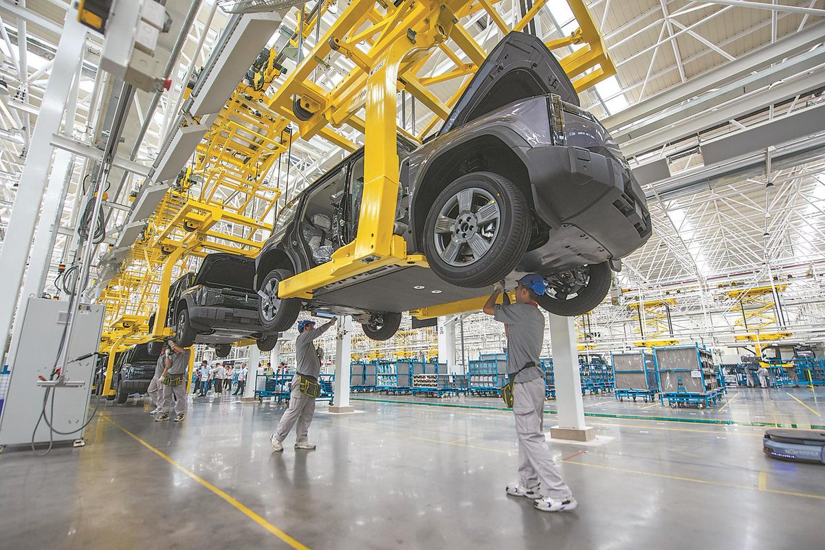 It is reported that in April this year, #Anhui Province exported 3.01 billion yuan worth of 'New Trio' products (photovoltaic products, lithium-ion batteries, and electric vehicles). Among them, the export of #electricvehicles increased by 123.7% year-on-year. #hianhui #China